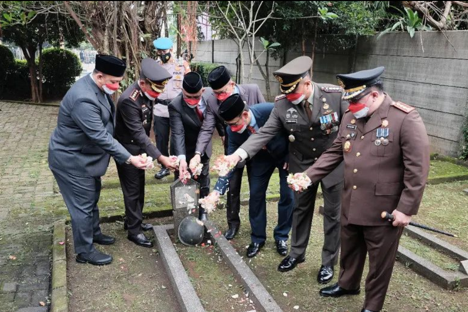 Upacara Peringatan Hari Pahlawan Tahun 2021 Dengan Tema Pahlawanku ...